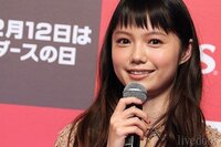 前髪についてです 宮崎あおいさんの写真のような前髪に切りたいのです 今は Yahoo 知恵袋