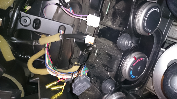 デミオのカーオーディオ取り付けについて - マツダデミオ(DE