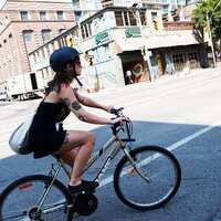 自転車 車道 走らせるなら ヘルメット 義務化