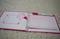 ディズニーでよく見かけるこのサイン帳はどこで売ってるんでしょうか パー Yahoo 知恵袋