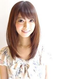 ベース顏で低身長の私に似合う髪型を教えてください私はベース顏で頭が大きく そ Yahoo 知恵袋