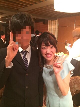 今日は友人の結婚式に参列しました 主人のネクタイや 私の服装 Yahoo 知恵袋