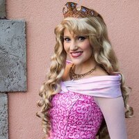 ディズニーハロウィンでオーロラ姫の仮装をしたいのですが、いい