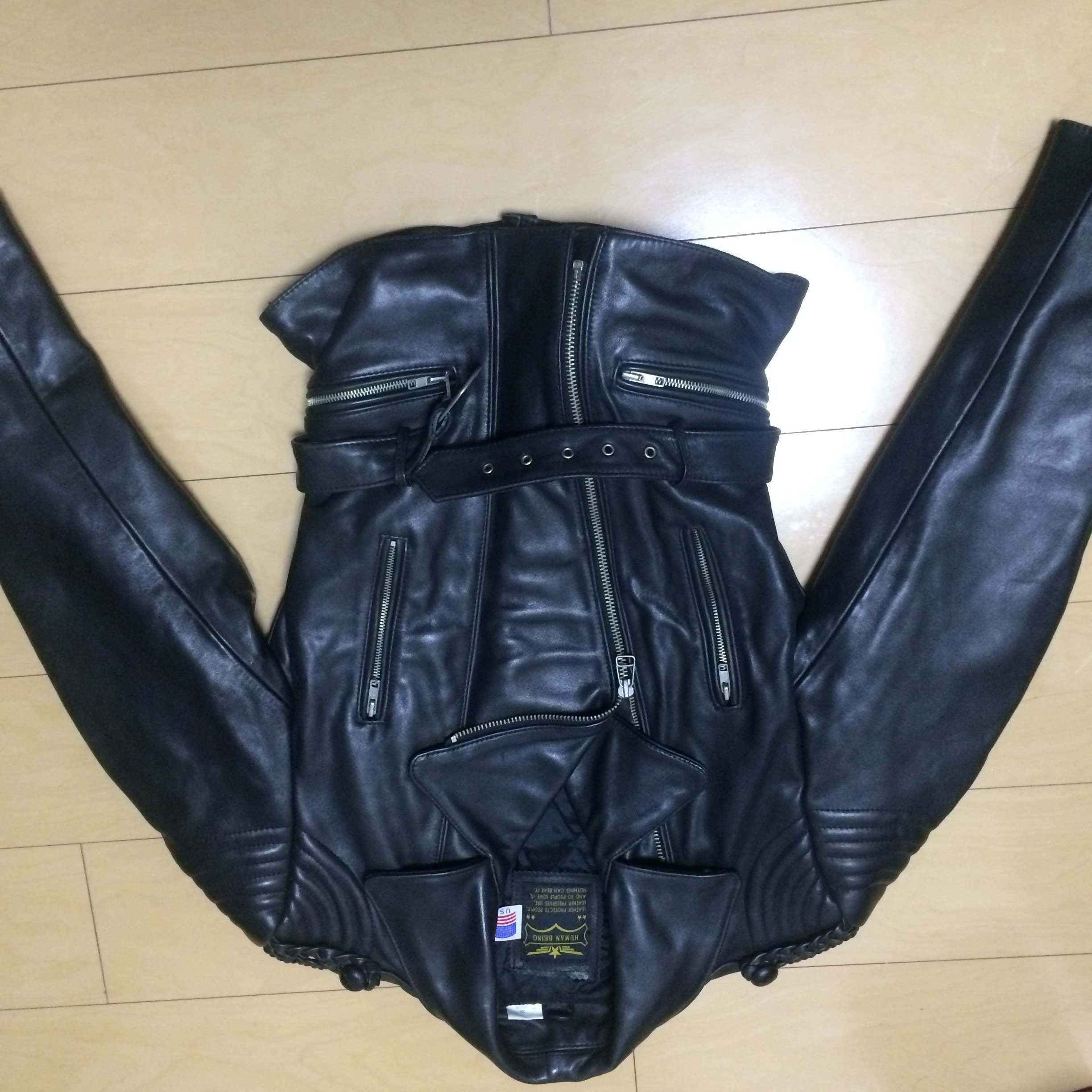 レザー、またはライダースジャケットについて詳しい方に質問です 
