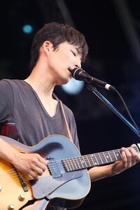 星野源さんのかっこいい感じの画像をくださいなるべく高画質で 目線を外した Yahoo 知恵袋