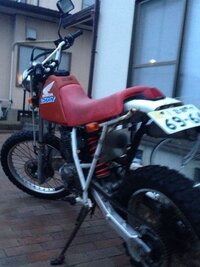 教えてください Xlr125rにxlr250rのガソリンタンクはポン付け出来 Yahoo 知恵袋