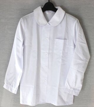 画像の丸襟ブラウスって何歳まで着て良い感じですか 甘甘でコーデする Yahoo 知恵袋