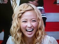 E Girlsamiちゃんの髪型はパーマでしょうか ウェーブで Yahoo 知恵袋