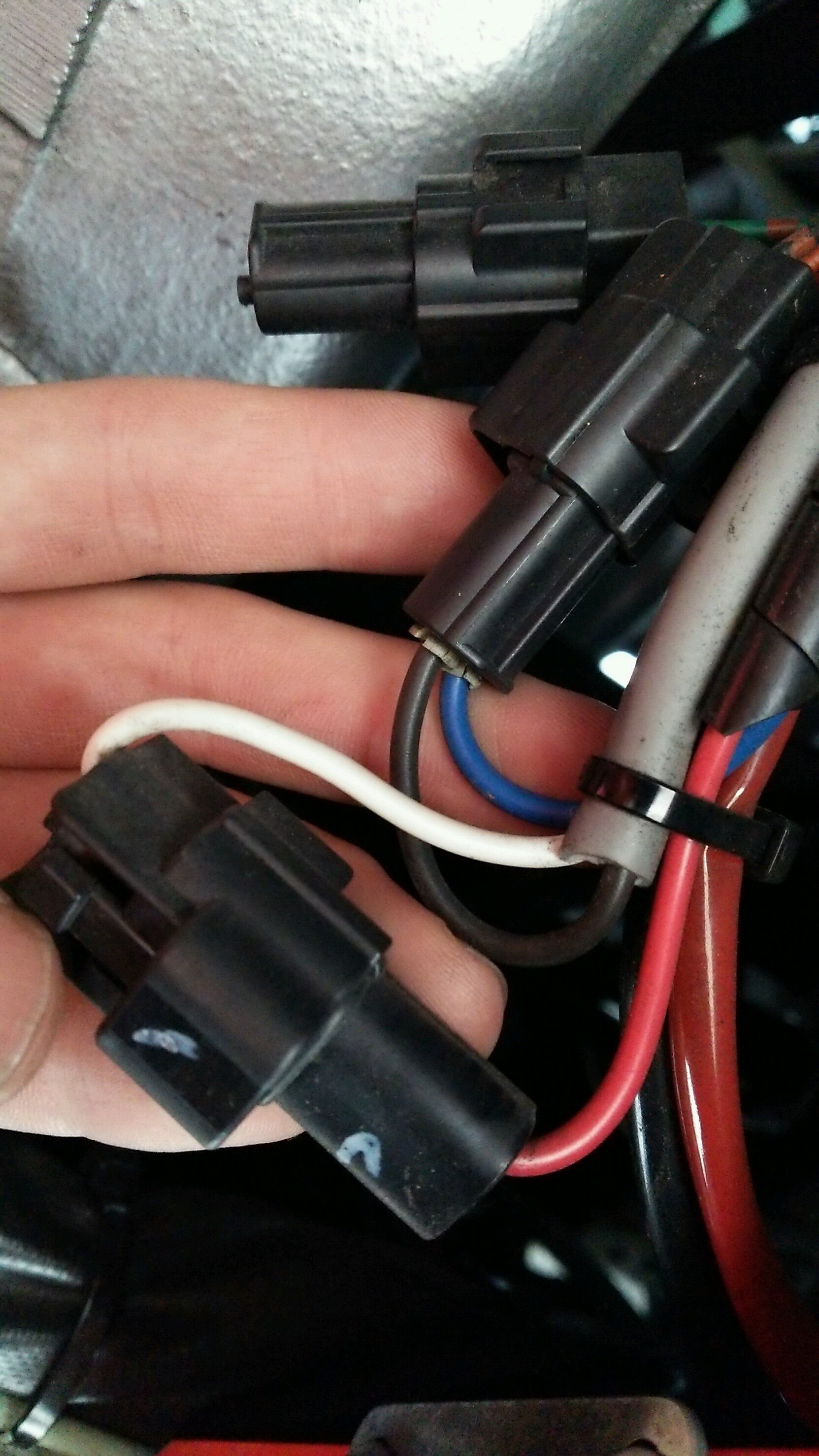 電気的な質問です！カプラーの導通チェックの仕方なんですがテスタ 