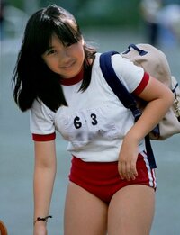 写真家 清岡純子さんに発掘された全裸モデル花咲まゆさん１３歳見たことある方 Yahoo 知恵袋