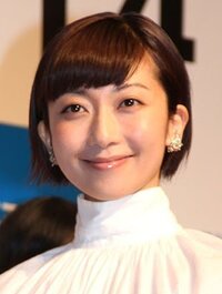 持田香織さんのような顔立ち メイク方法を教えてください 昔のギャル風より Yahoo 知恵袋