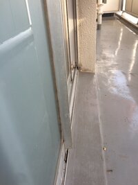 早急に回答お願いします 団地に引っ越したのですが どうも普通の網戸がつけられない 教えて 住まいの先生 Yahoo 不動産