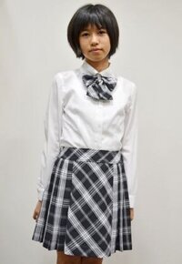 制服女装してみました 女子高生にみえますか それとも女子 Yahoo 知恵袋