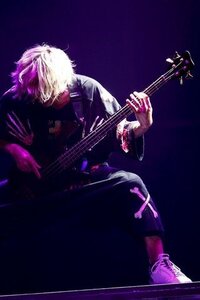 Oneokrockのryotaがライブで着てたこの画像の服のメーカーはな Yahoo 知恵袋