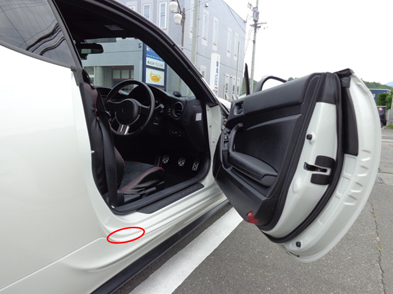 買った時の保護シールが一部付いてます あまり使ってはないです 買った時の保護シールが一部付いてます あまり使っては