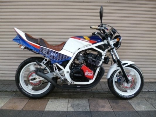 こんにちは！初めての質問です。CBR400Fのホイールについて - Yahoo