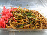 お祭りの屋台のやきそばって 自宅に持ち帰って食べると大して美味 Yahoo 知恵袋