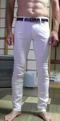 男が女性用のジーンズを履くのって変ですか 自分はウエストが66セン Yahoo 知恵袋