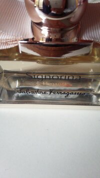 ferragamo 香水 開け方