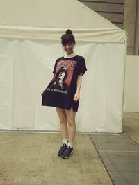 乃木坂46の西野七瀬さんがブログに載せていた写真で履いているニューバラ Yahoo 知恵袋