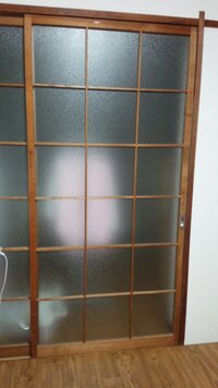 このドアが気に入ってません Diyしたいです 賃貸なのでシール貼ったり画鋲刺すの 教えて 住まいの先生 Yahoo 不動産