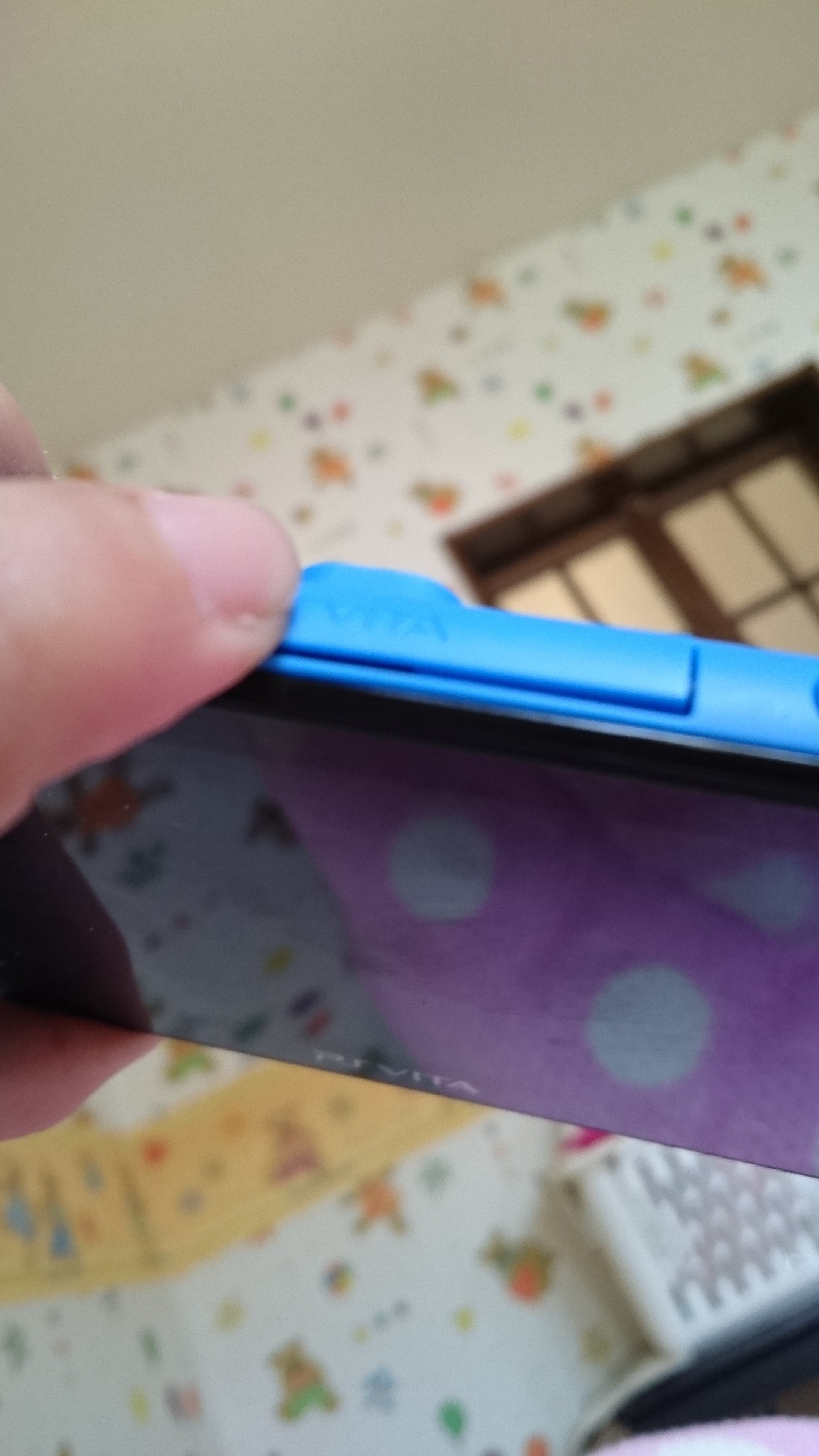 久しぶりにゲームを買ってvitaを出してきたのですがゲームする 
