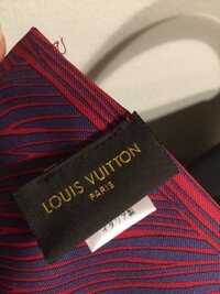 GUCCIスカーフ タグ取れかかってます GUCCIスカーフ タグ取れかかってます