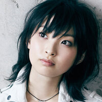 家入レオさんの歌声って歌ってる時は綺麗で普通に話すと性格もありますがハス Yahoo 知恵袋