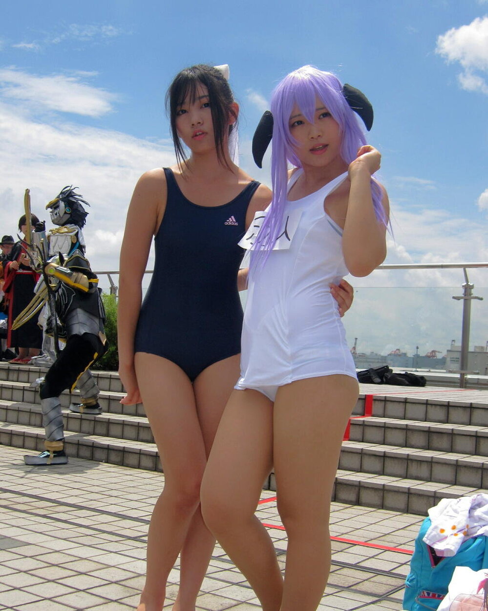  コミケ レイヤ  過激 コミケのコスプレで人前で露出の高い格好される女性は、業者からギャラをもら... - Yahoo!知恵袋