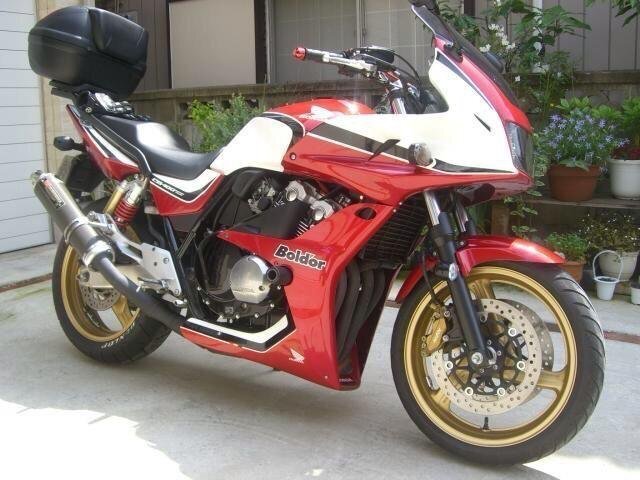 ＣＢ４００ＳＢボルドールをフルカウルにしたいのですがスズカワー... - Yahoo!知恵袋