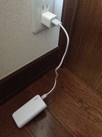 モバイルバッテリー本体の充電の仕方について 写真のようなやり方 Yahoo 知恵袋