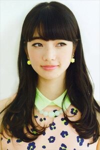 小松菜奈ちゃん風のメイクをするにはどのような化粧品を使ったら良いですか Yahoo 知恵袋