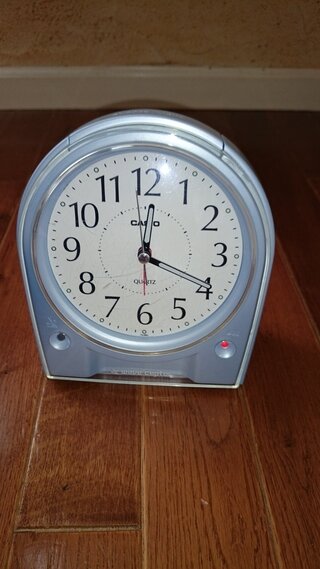 Cacioweveceptorという電波の置時計ですが時刻の合わせ方が判 Yahoo 知恵袋