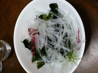 スーパーでパックに入って売っている海藻サラダなのですが 写真の白い半透明 Yahoo 知恵袋
