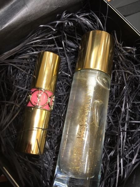 こちらのYSLの - ラディアントタッチブラープライマーという