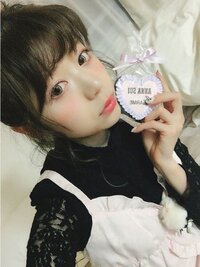 この画像で斎藤みらいちゃんが付けているカラコンの種類はなんなんですか 教 Yahoo 知恵袋