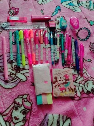 この筆箱の中身は 女子力ありますか あと真面目そうですか 良ければお Yahoo 知恵袋