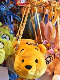 東京ディズニーランドの外にあるボンボヤージュはディズニーストアですか Yahoo 知恵袋