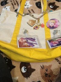 痛バにつける造花を探しています 100均よりももう少しリアルな Yahoo 知恵袋