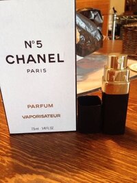 シャネルno 5のパルファンの紐はどうやって切れば良いでしょうか Yahoo 知恵袋