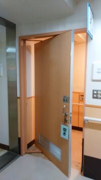 このいんスライドドアを探しています 家庭用の小さいものは売っていますが 病院等で 教えて 住まいの先生 Yahoo 不動産