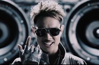 三代目jsoulbrothersの最新曲 Mugenroad のpvでボ Yahoo 知恵袋