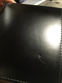 Ganzoのコードバンの表面の傷なんですが 下記の画像のように付いてしま Yahoo 知恵袋