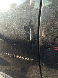 昨日 車のドアを開けた途端風で隣の車にドアをぶつけてしまいました 隣の車 Yahoo 知恵袋