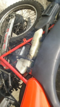 チェーンの注油して次の日バイク走らせたら焦げ臭い多分 マフラ Yahoo 知恵袋