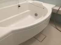 Toto 半円形浴槽 エプロンの外し方についてお教えください メーカーはエプロン 教えて 住まいの先生 Yahoo 不動産