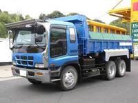 大型トラックのギガに詳しい方に質問です 下記のギガのキャブデザ Yahoo 知恵袋