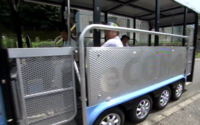 多輪車について教えてください 添付映像のうなタイヤがたくさんある車は曲が Yahoo 知恵袋