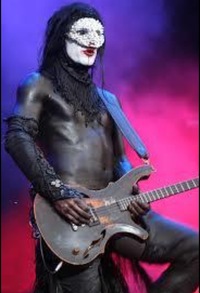 質問失礼致します。limpbizkitのギタリスト、ウェスボーランドが