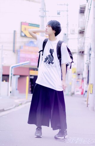 この人 踊り手のぶんけいさん が履いているズボンってなんていうズボンかわ Yahoo 知恵袋